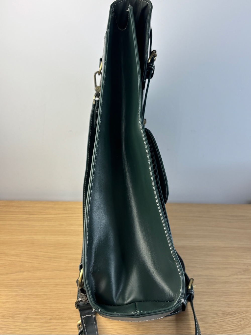 Camellia‎ Vintage-Style Green PU Leather Backpack from the brand Ecosusi UNISEX - Picture 7 of 13